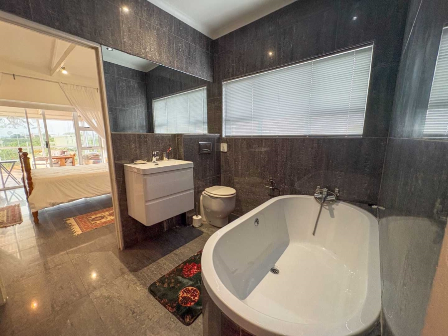 3 Bedroom Property for Sale in Stilbaai Wes Western Cape